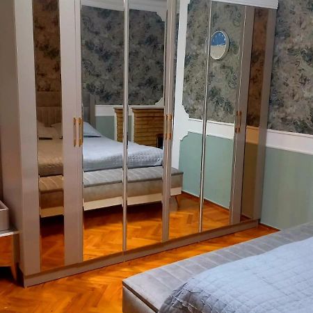 Central Apartment "Ameliya" Baky Esterno foto