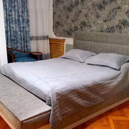 Central Apartment "Ameliya" Baky Esterno foto